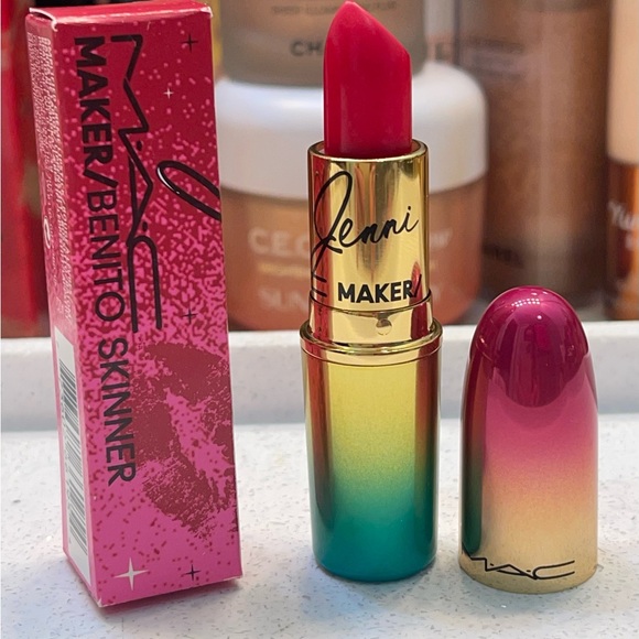 MAC ~ ‘@BENNYDRAMA7’ ~ Amplified Creme Lipstick ~ Full Size  ~ LE ~ FS ~ BNIB - Picture 14 of 16